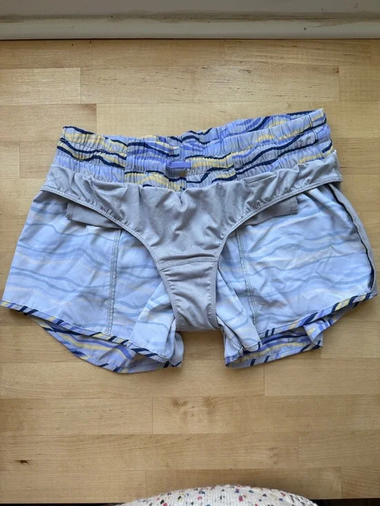 rabbit Women's Feelin' Fine 2.5" Short Making Waves Size SM - Picture 5 of 5